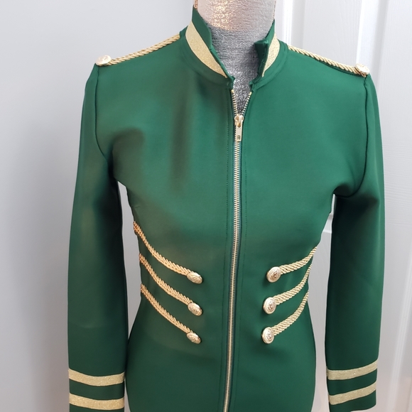 Tops - 💥Green Round Neck Long Sleeve Studded Fashion Top